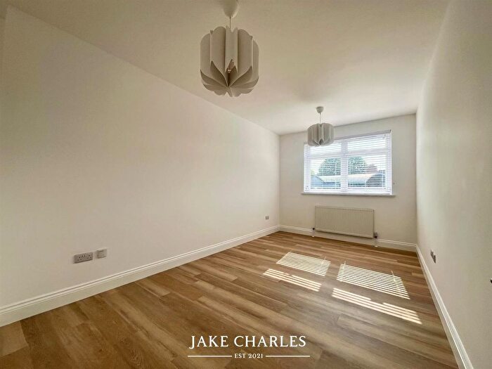 2 Bedroom Flat To Rent In High Street, London, N8