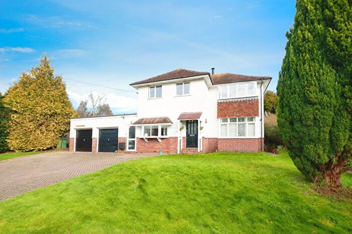 3 Bedroom Detached House For Sale In Staplecross, Robertsbridge, TN32