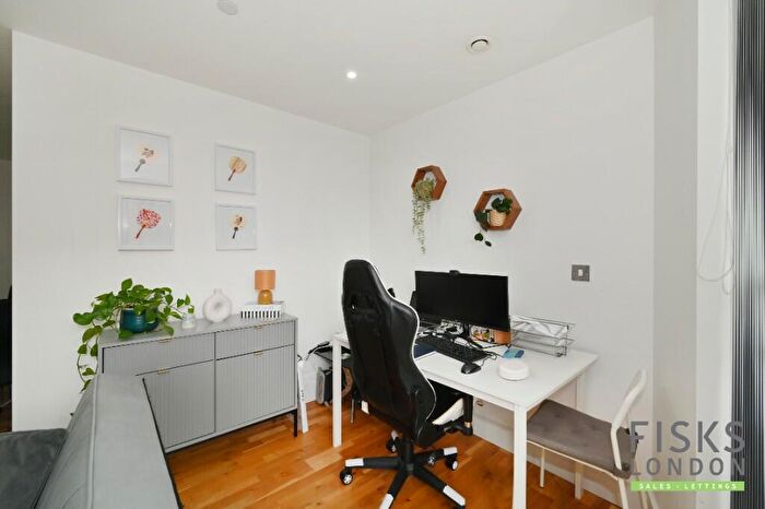 1 Bedroom Flat For Sale In City View Point, Leven Road, London, E14