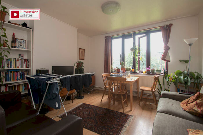 3 Bedroom Flat To Rent In Warwick Grove, Upper Clapton, Hackney, London, E5