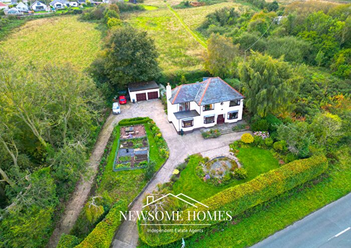 4 Bedroom Detached House For Sale In St. Asaph Road, Lloc, CH8