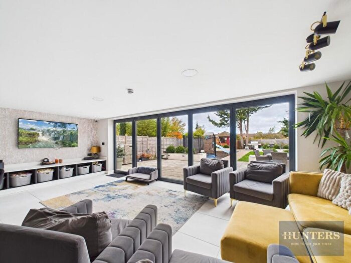 4 Bedroom Detached House For Sale In Hatherley Lane, Cheltenham, GL51