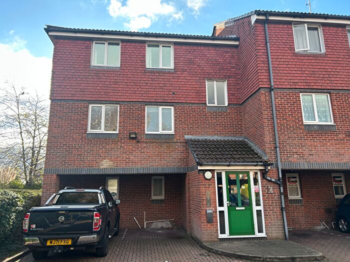 2 Bedroom Flat For Sale In Frensham Close, Southall, Middlesex, UB1