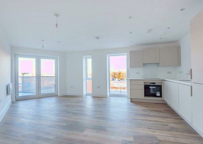 2 Bedroom Flat To Rent In Roberts Drive, Graven Hill, OX25