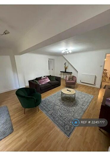 4 Bedroom Detached House To Rent In Khasiaberry, Walnut Tree, Milton Keynes, MK7