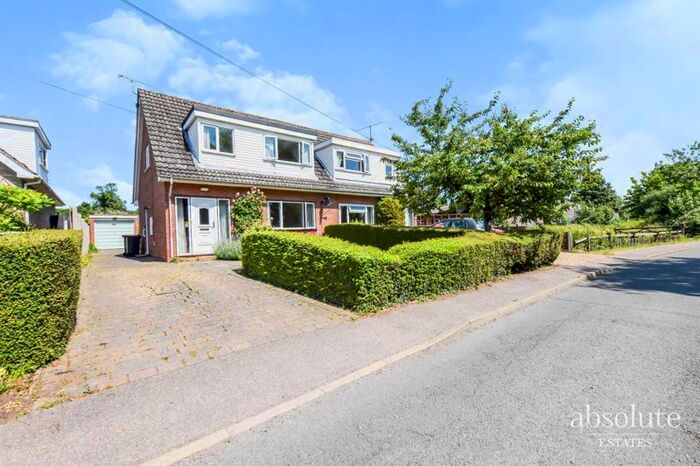 3 Bedroom Semi-Detached House For Sale In High Street, Wilden Village, Bedfordshire, MK44