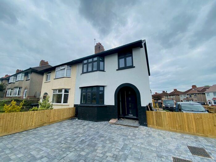 5 Bedroom Semi-Detached House To Rent In Monks Park Avenue, Southmead, BS7