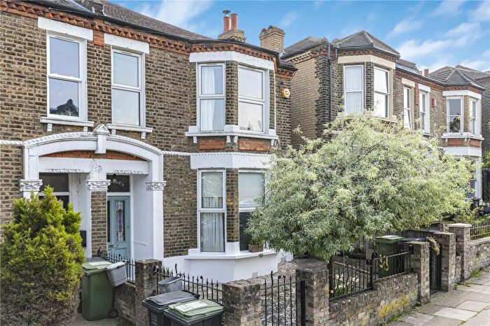 4 Bedroom Semi-Detached House For Sale In Vesta Road, London, SE4