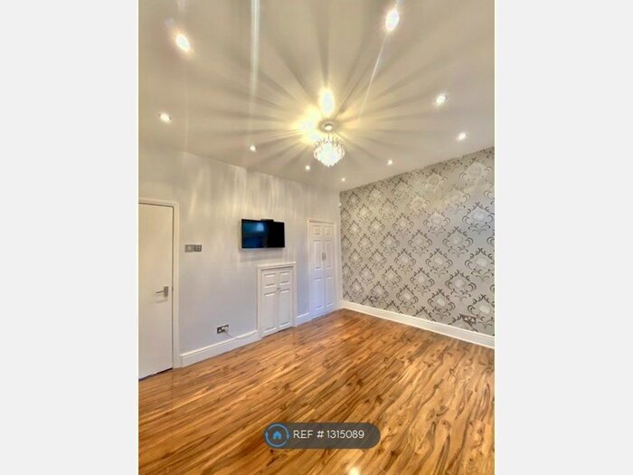 4 Bedroom Terraced House To Rent In Hollybush Street, London E13