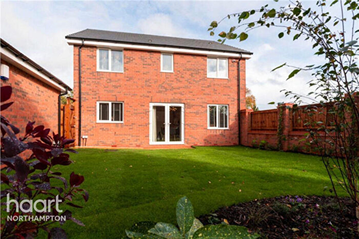 4 Bedroom Detached House For Sale In Norwood Quarter, Northampton, NN5