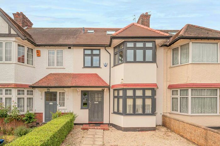 4 Bedroom Semi-Detached House To Rent In Hervey Close, Finchley Central, London, N3