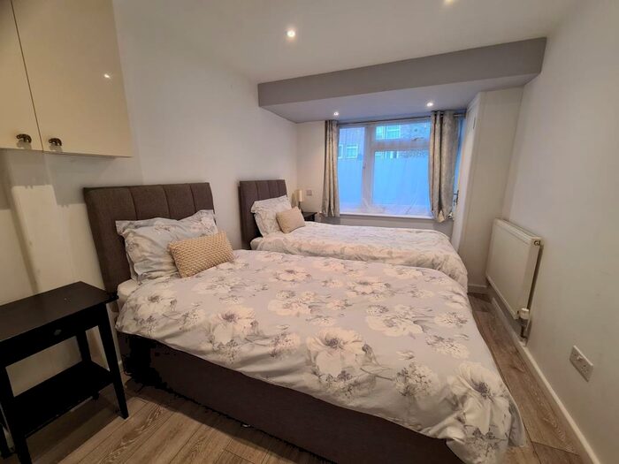 5 Bedroom Terraced House To Rent In Harefields, North Oxford, OX2