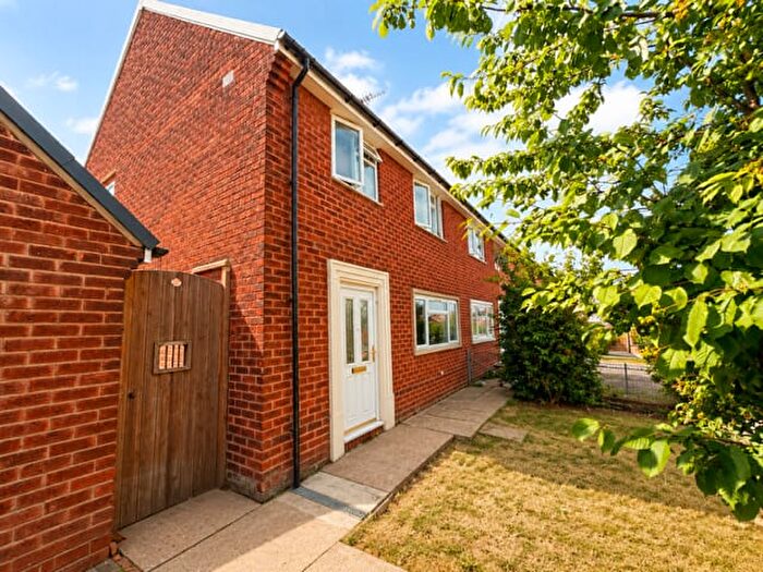 3 Bedroom Semi-Detached House To Rent In Browning Close, Worksop, S81