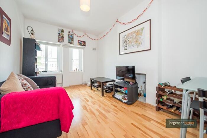 1 Bedroom Flat To Rent In Brondesbury Villas, Queens Park, London, NW6