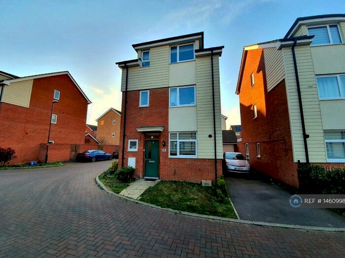 4 Bedroom Detached House To Rent In Armada Avenue, Brooklands, Milton Keynes, MK10