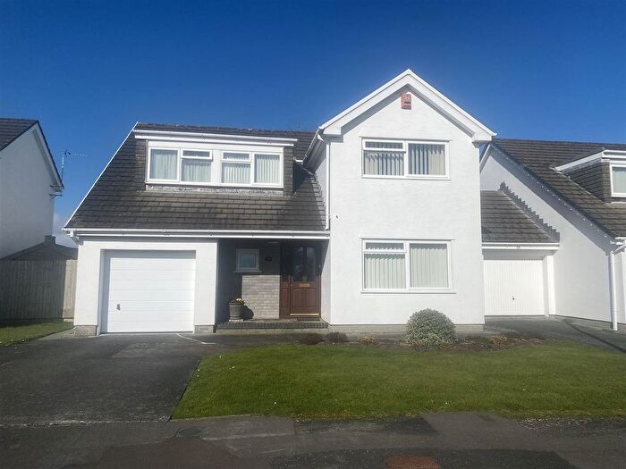 4 Bedroom Detached House For Sale In Clover Park, Haverfordwest, SA61