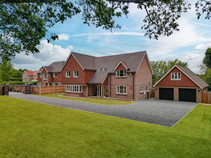 5 Bedroom Detached House For Sale In Southwick Road, North Boarhunt, PO17