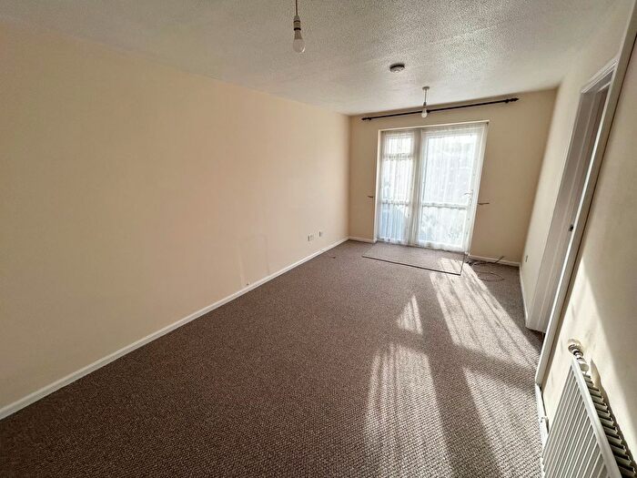 2 Bedroom Bungalow To Rent In Yeo Close, Weston-Super-Mare, BS23