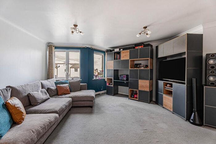 1 Bedroom Apartment For Sale In Candle Street, London, E1