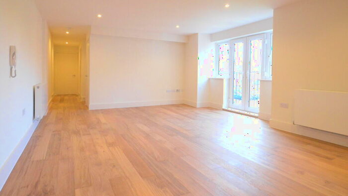 2 Bedroom Flat To Rent In Havelock Road, Wokingham, RG41