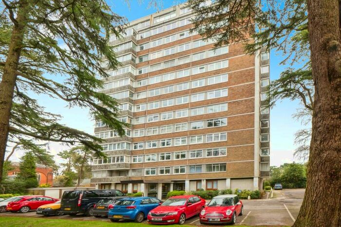2 Bedroom Flat For Sale In Brampton Tower, Bassett Avenue, Southampton, Hampshire, SO16