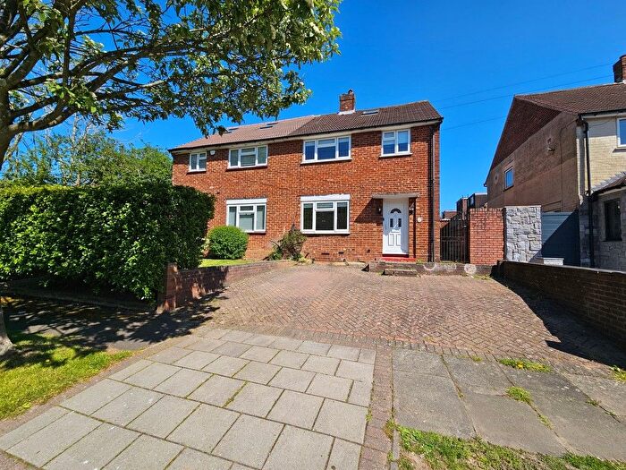 4 Bedroom Semi Detached House To Rent In Bedford Road, London, NW7