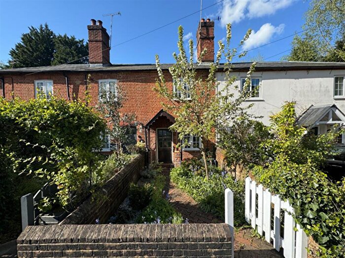 2 Bedroom Cottage To Rent In Elvetham Road, Fleet, Hampshire, GU51