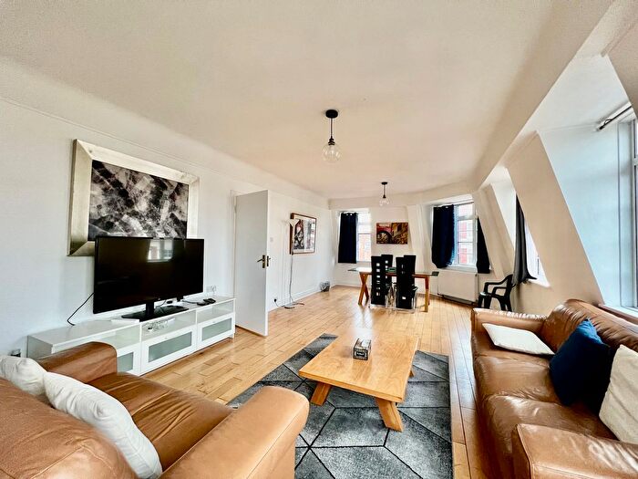 3 Bedroom Flat To Rent In Stourcliffe Street, London, W1H