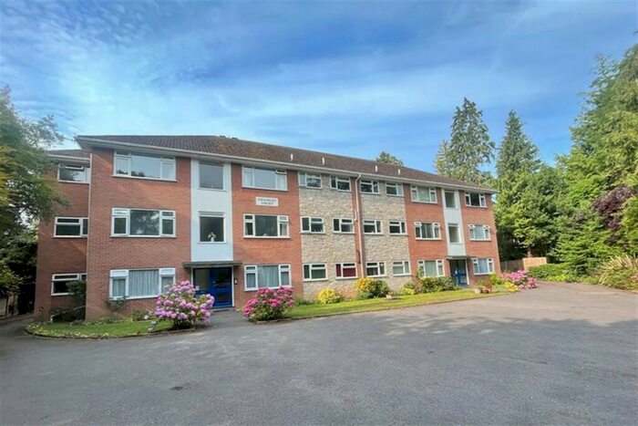 2 Bedroom Flat To Rent In Westbourne, BH4