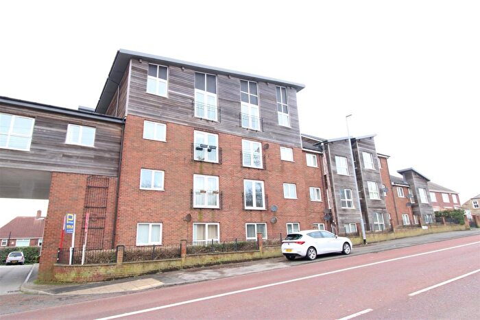 2 Bedroom Flat For Sale In Blacklock Close, Sheriff Hill, Gateshead, NE9