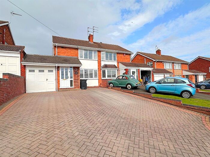 2 Bedroom Semi-Detached House To Rent In Sandringham Road, Stourbridge, DY8