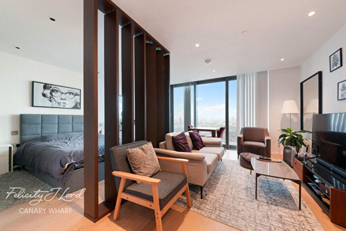 Studio For Sale In Landmark Pinnacle, Marsh Wall, London, E14