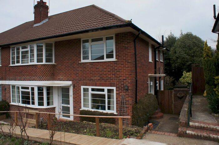 2 Bedroom Flat To Rent In Cavendish Gardens, Redhill, RH1