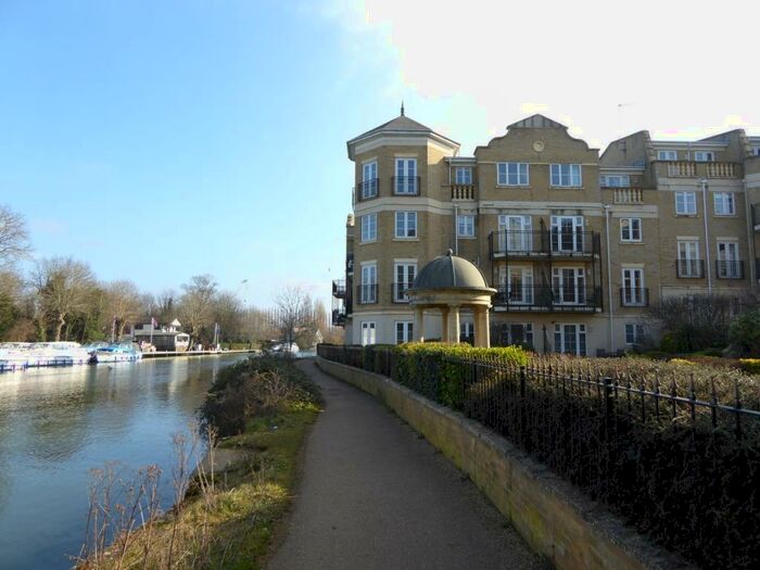 2 Bedroom Apartment To Rent In Regents Riverside, Brigham Road, Reading, RG1