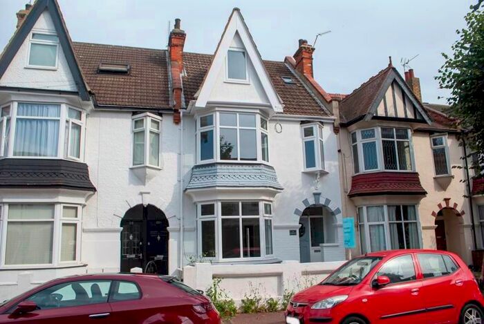 5 Bedroom Terraced House To Rent In Leighton Avenue, Leigh-On-Sea, Essex SS9