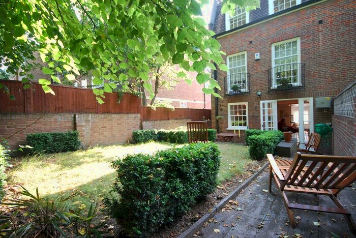 5 Bedroom House To Rent In Alexandra Road, St Johns Wood, NW8