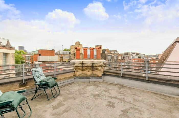 3 Bedroom Flat To Rent In Berry Street, Clerkenwell, London, EC1V