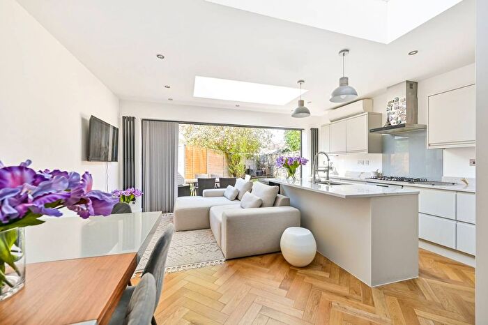 3 Bedroom Semi-detached House For Sale In Douglas Road, Kingston, Kingston Upon Thames, KT1