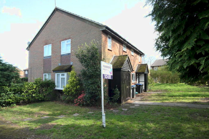 1 Bedroom Terraced House To Rent In Hawkswell Walk, Woking, GU21