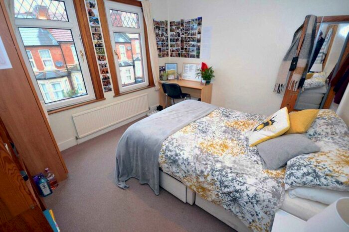 3 Bedroom Terraced House To Rent In Amherst Road, Reading, Berkshire, RG6