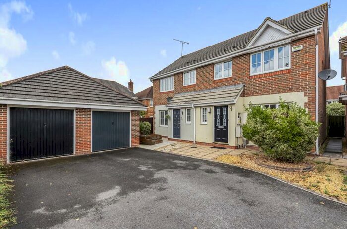 3 Bedroom Semi-Detached House To Rent In Harvest Road, Knightwood Park, Chandlers Ford, SO53