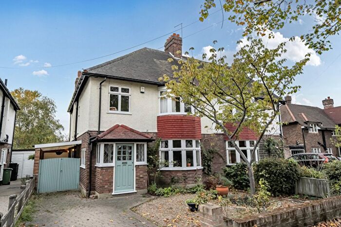 4 Bedroom Semi-Detached House For Sale In Kidbrooke Grove, London, SE3