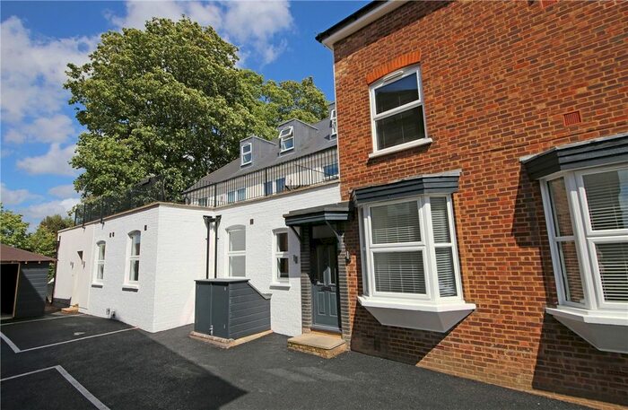 2 Bedroom Flat To Rent In Vaughan Road, Harpenden AL5