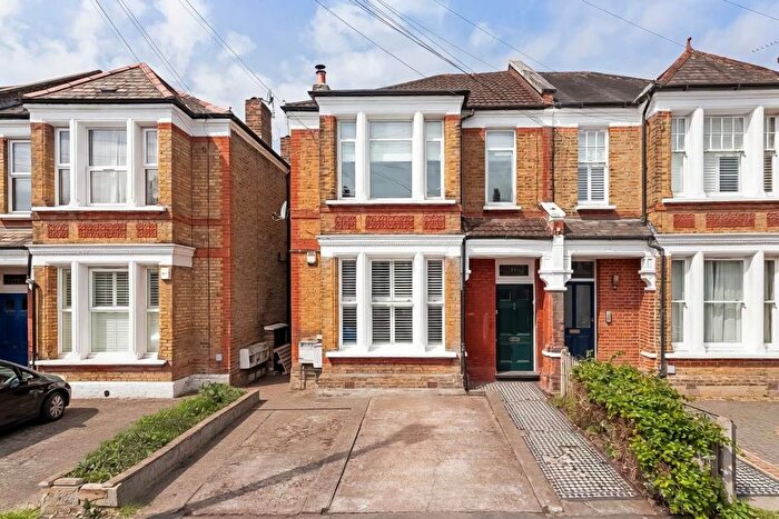 2 Bedroom Flat For Sale In Carholme Road, Forest Hill, London, SE23