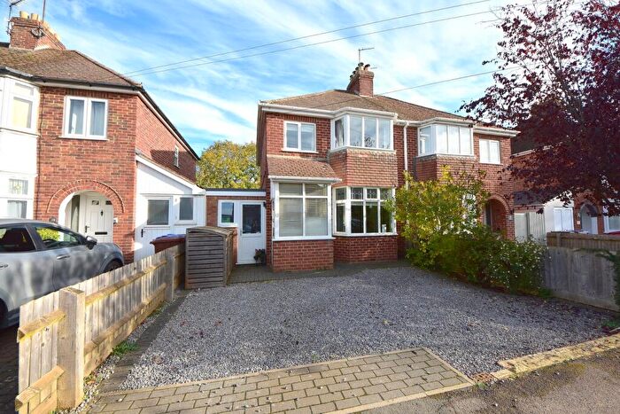 3 Bedroom Semi-Detached House For Sale In Addison Road, Banbury, OX16