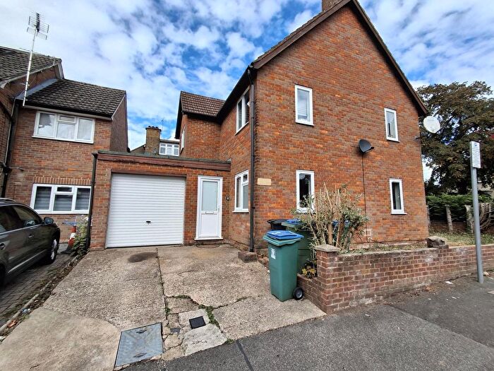 2 Bedroom Maisonette To Rent In Mildred Avenue, Watford, WD18