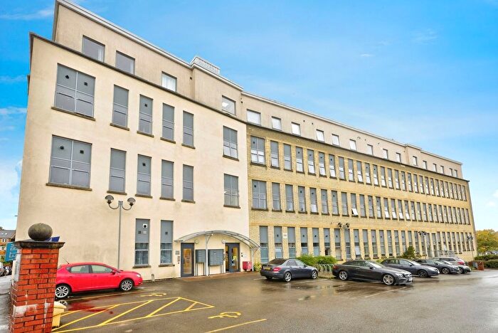 2 Bedroom Flat For Sale In Freehold Street, Northampton, Northamptonshire, NN2