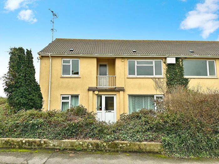 2 Bedroom Flat For Sale In Helston, Two Bedroom First Floor Flat, TR13