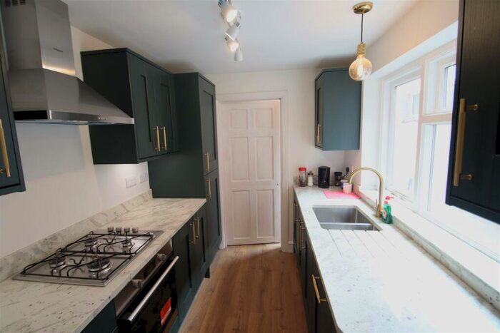 3 Bedroom End Of Terrace House To Rent In Bull Street, Harborne, Birmingham, B17