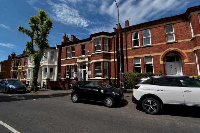 2 Bedroom Flat To Rent In Lower Ground Floor, Leicester Street, Leamington Spa, Warwickshire, CV32